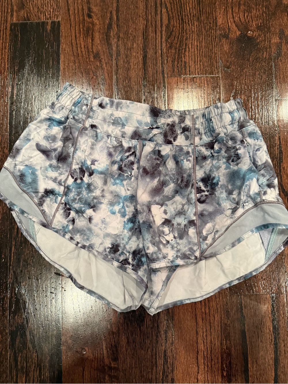 lululemon athletica Women's Blue and Gray Tie-Dye Athletic Shorts